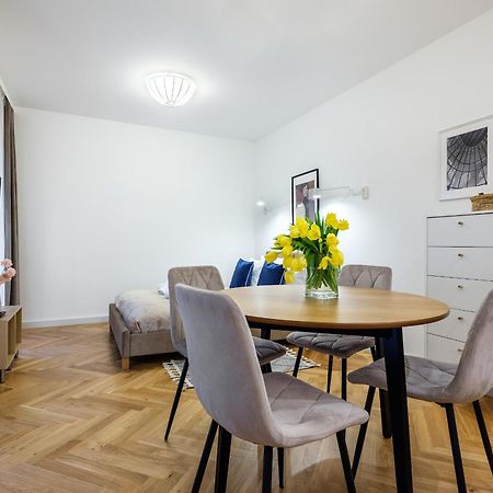 Tyzenhauz Suites Topolowa Krakau Exterior foto